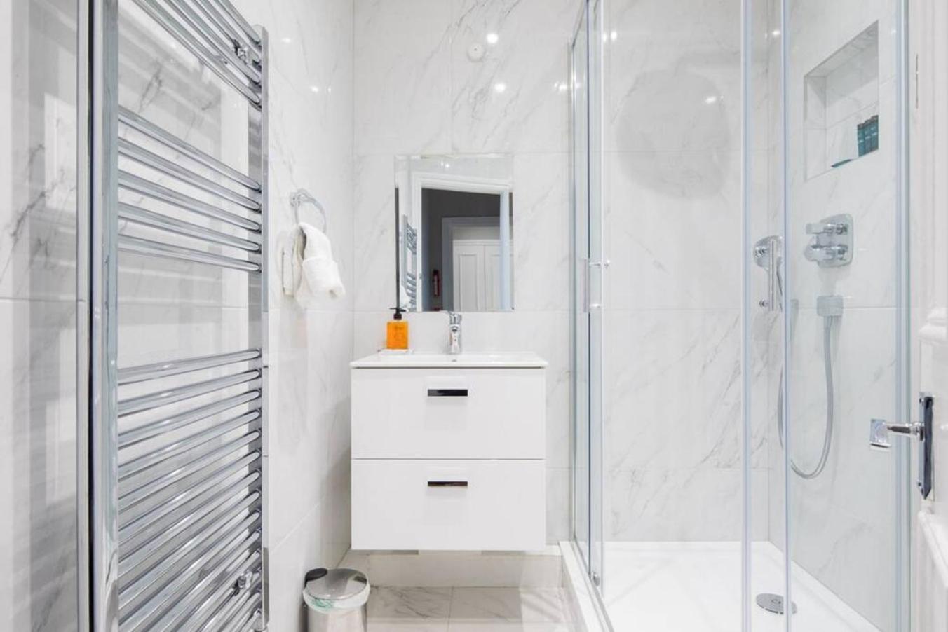 דירות לונדון Steps From Hyde Park 2Br 2Bath Sleeps 6 מראה חיצוני תמונה
